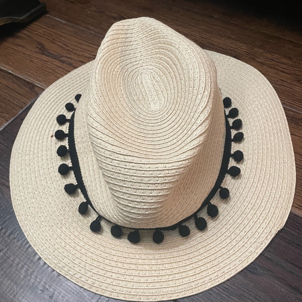 Sole society straw hat black Pom trim poms NWT